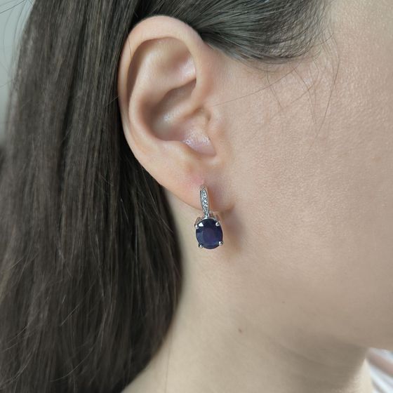 Silver earrings with a 6.528-carat sapphire and cubic zirconia