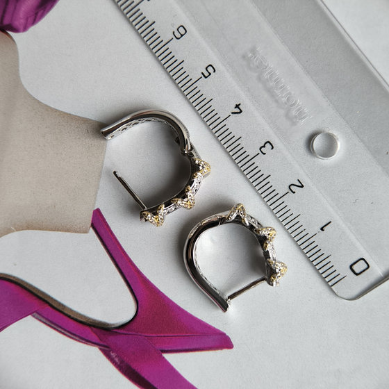 Серебряные серьги с фианитами