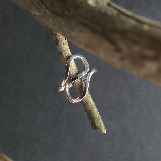 Серебряное кольцо без камней