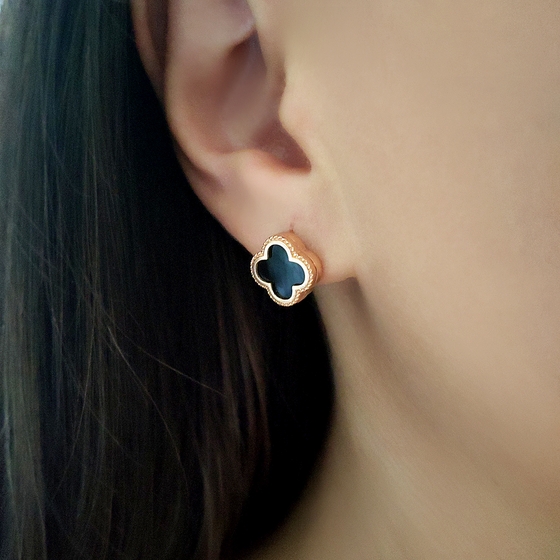 Золотые серьги с ониксом