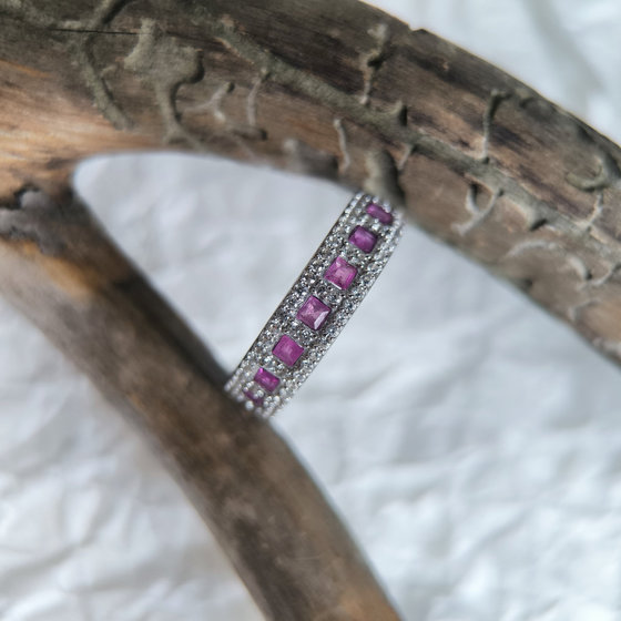 Серебряное кольцо с рубином 1.458ct, фианитами