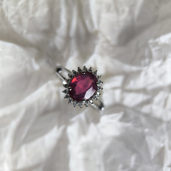 Silver ring with ruby, fianites