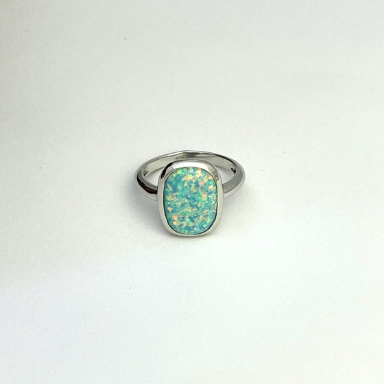 Silver ring with a 2.542-carat opal