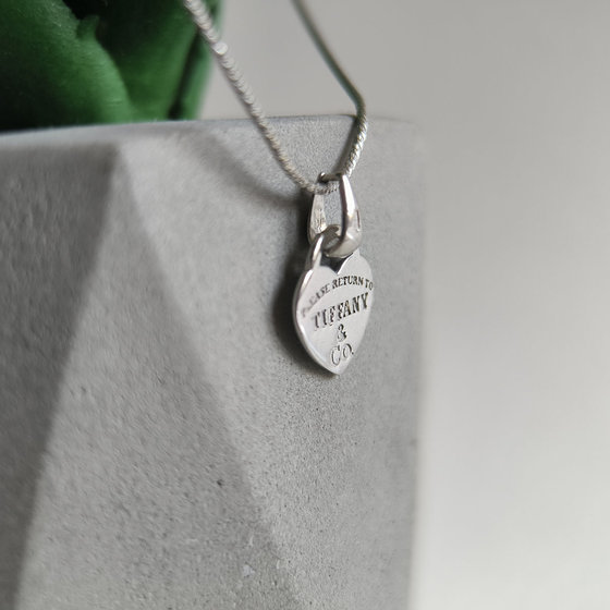 Silver pendant without stones