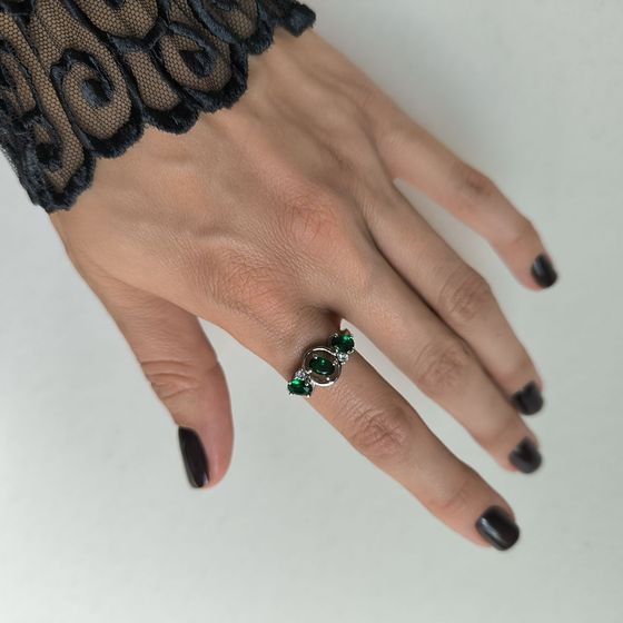 Silver ring with a 1.16-carat nano emerald