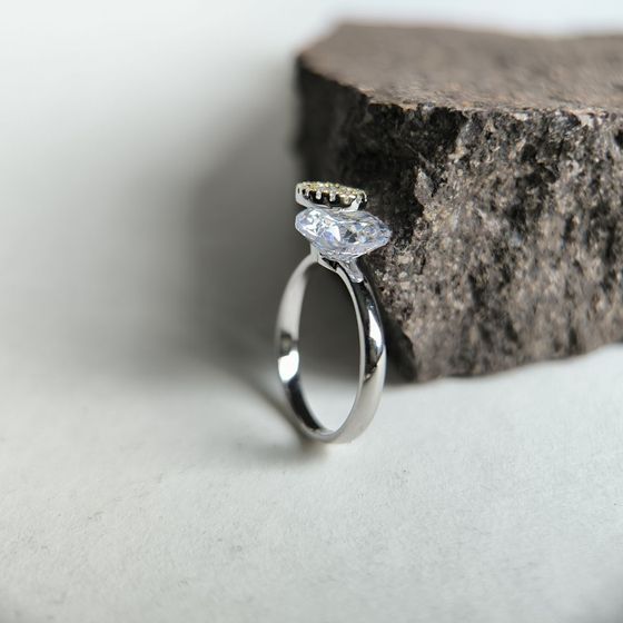 Серебряное кольцо с фианитами