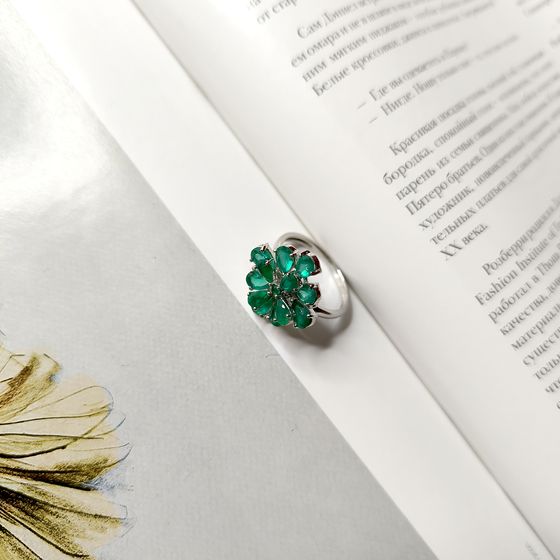Silver ring with agate