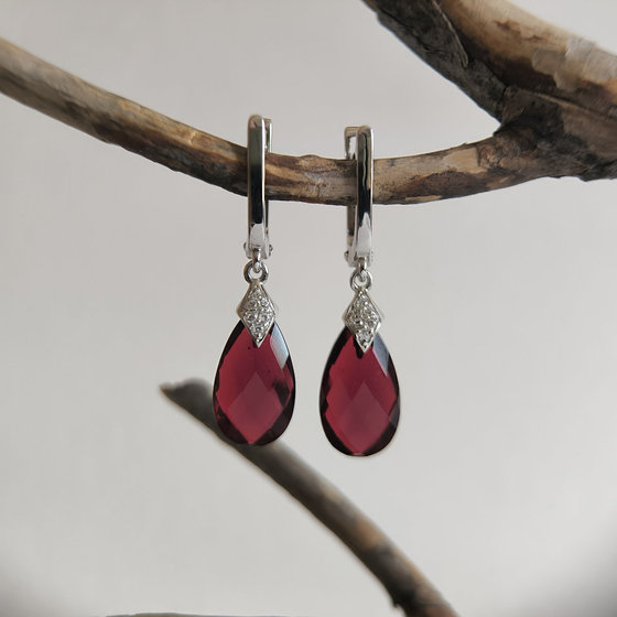 Серебряные серьги с гранатом nano 8.841ct, фианитами