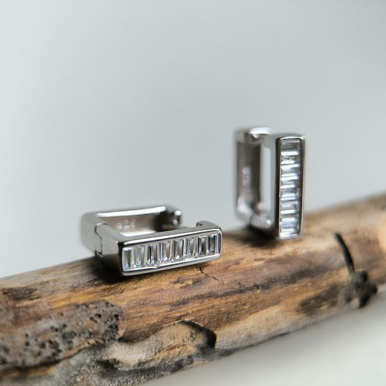 Серебряные серьги с фианитами