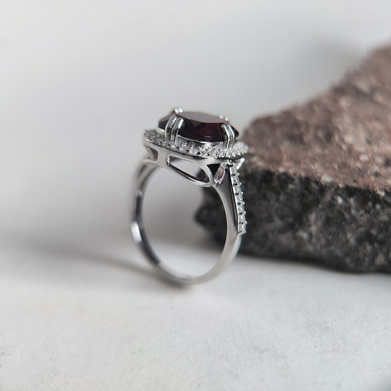 Серебряное кольцо с гранатом nano 4.798ct