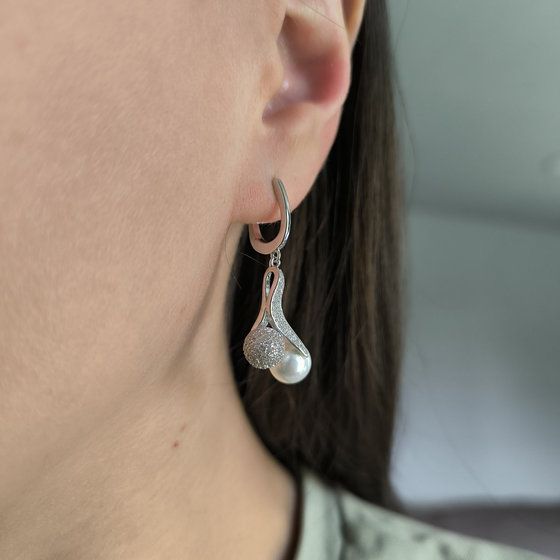 Серебряные серьги с жемчугом, фианитами
