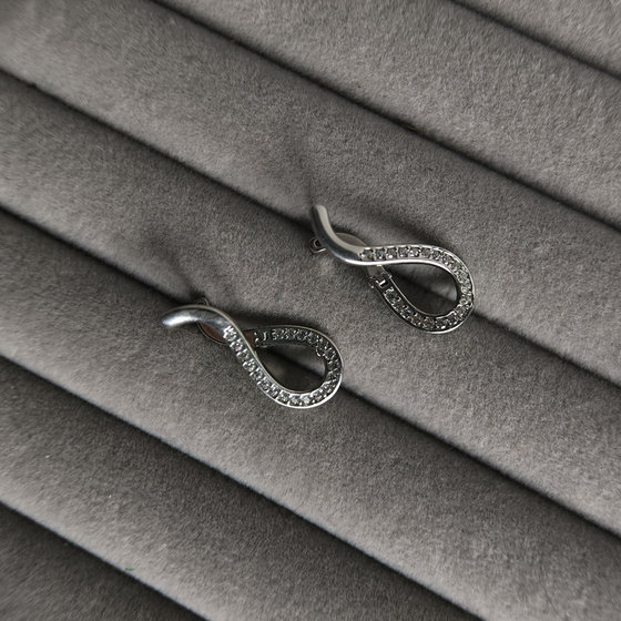 Серебряные серьги с фианитами