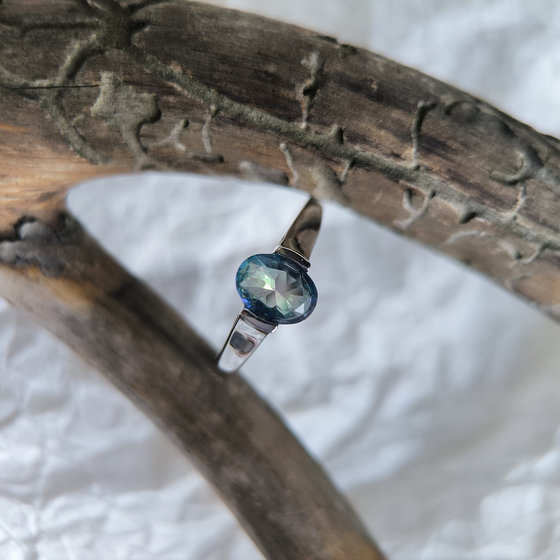 Серебряное кольцо с мистик топазом 0.933ct