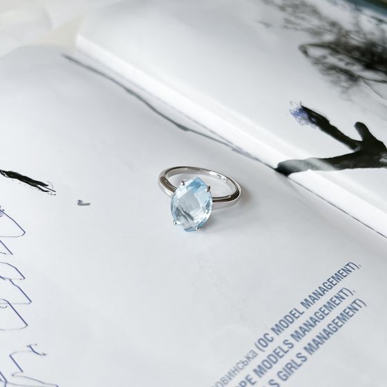 Серебряное кольцо с топазом 6.08ct