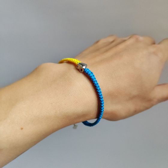 Silver bracelet without stones