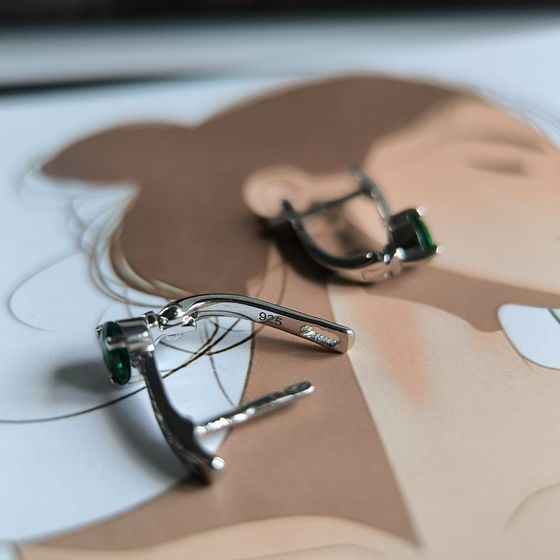 Серебряные серьги с изумрудом nano 0.961ct