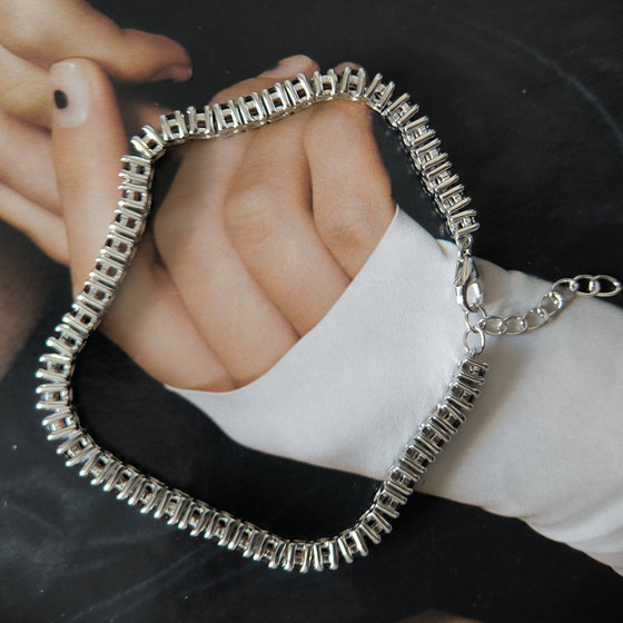 Серебряный браслет с гранатом 6.418ct