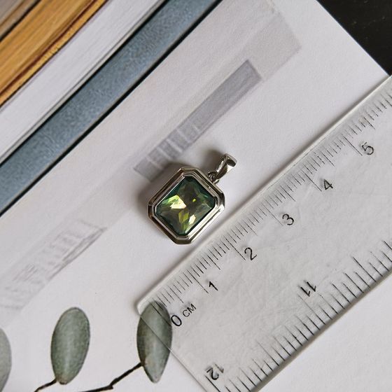 Silver pendant with mystic topaz 2.4ct