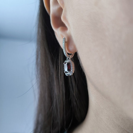 Серебряные серьги с гранатом 4.007ct