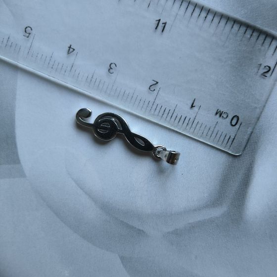 Серебряная подвеска без камней