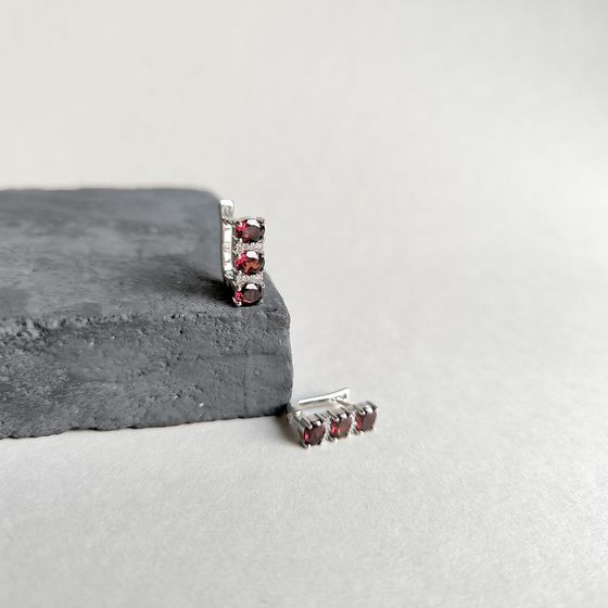 Серебряные серьги с гранатом 2.859ct