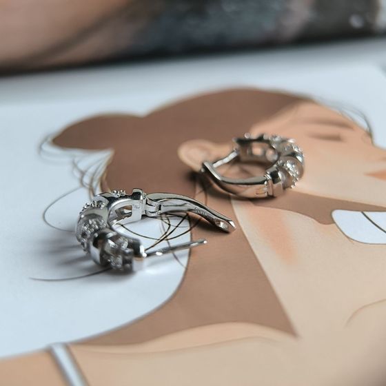 Серебряные серьги с фианитами