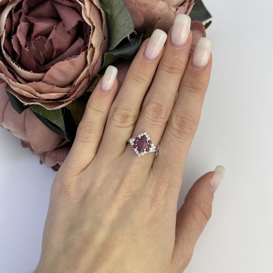 Серебряное кольцо с рубином 2.078ct