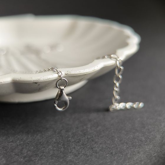Silver necklace with phianites