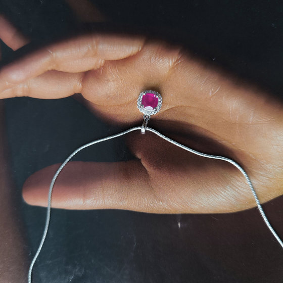 Серебряная подвеска с рубином 1.47ct, фианитами