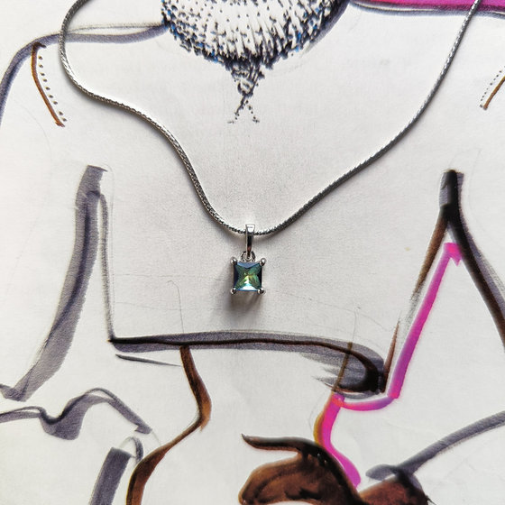 Серебряная подвеска с мистик топазом 0.5ct