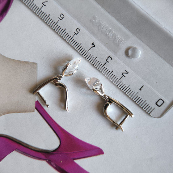 Серебряные серьги с фианитами