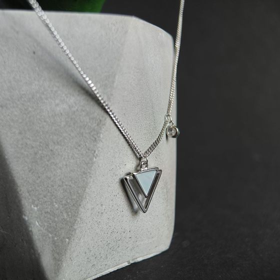 Серебряное колье с перламутром