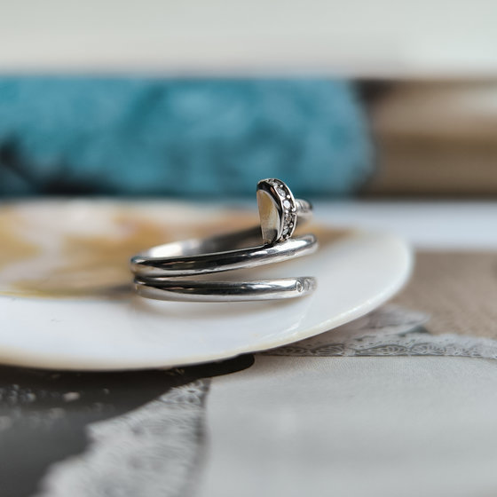Silver ring with cubic zirconia