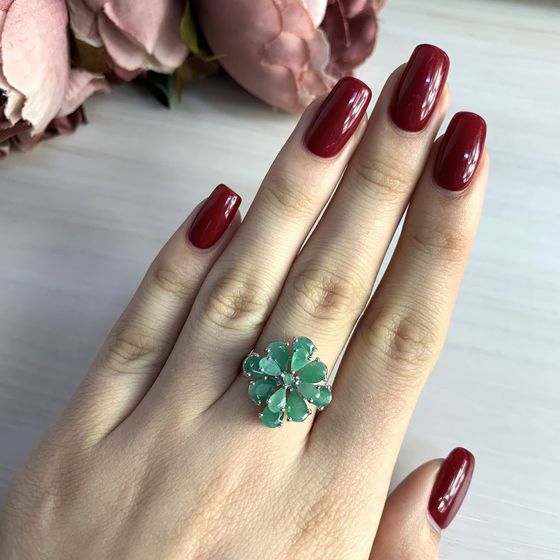 Серебряное кольцо с изумрудом 3.901ct