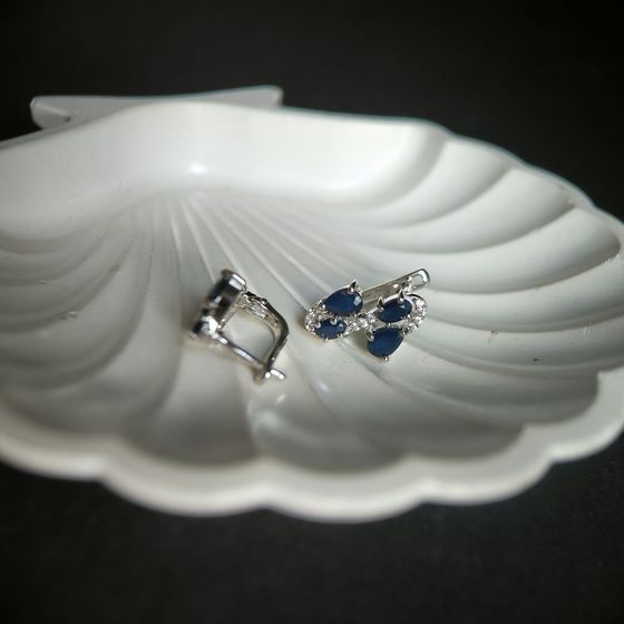 Срібні сережки з сапфіром 3.88ct, фіанітами