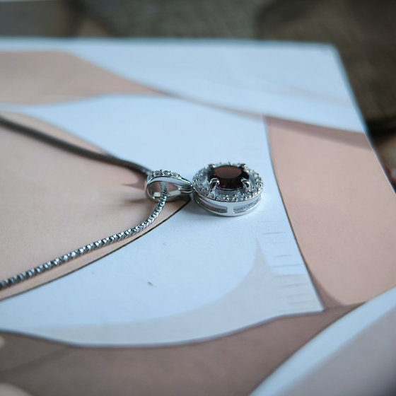 Серебряная подвеска с гранатом 1.233ct