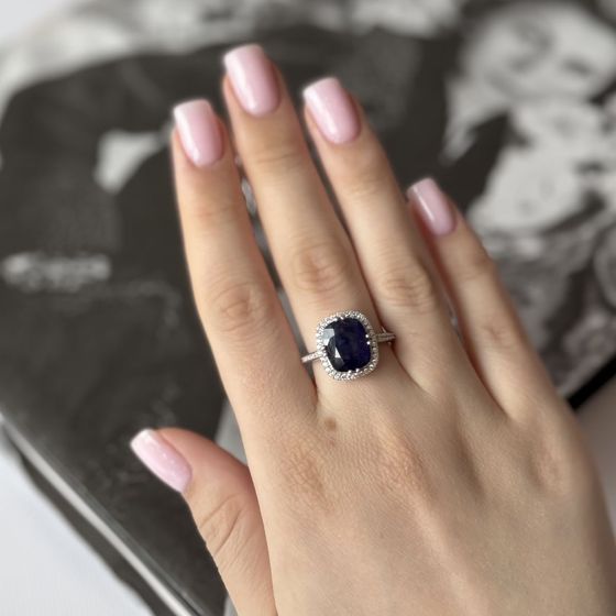 Срібна каблучка з сапфіром 7.803ct, фіанітами