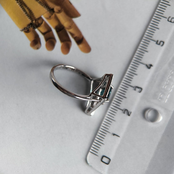Серебряное кольцо с топазом Лондон Блю 1.185ct