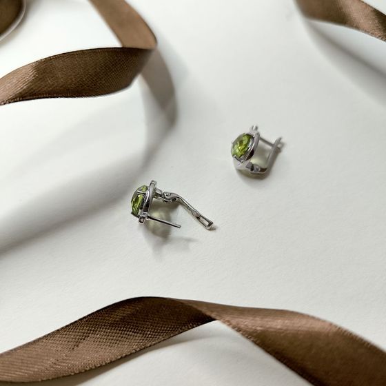 Срібні сережки з хризолітом 4.575ct