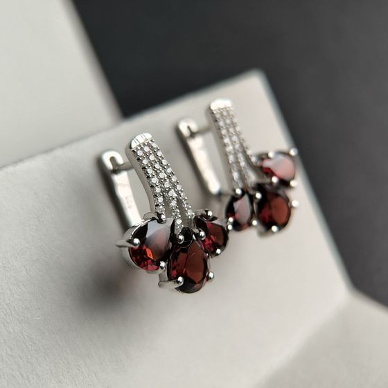 Срібні сережки з гранатом 8.463ct