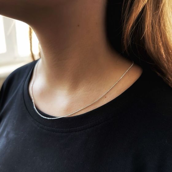 Silver chain without stones