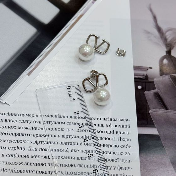Срібні сережки з перлами