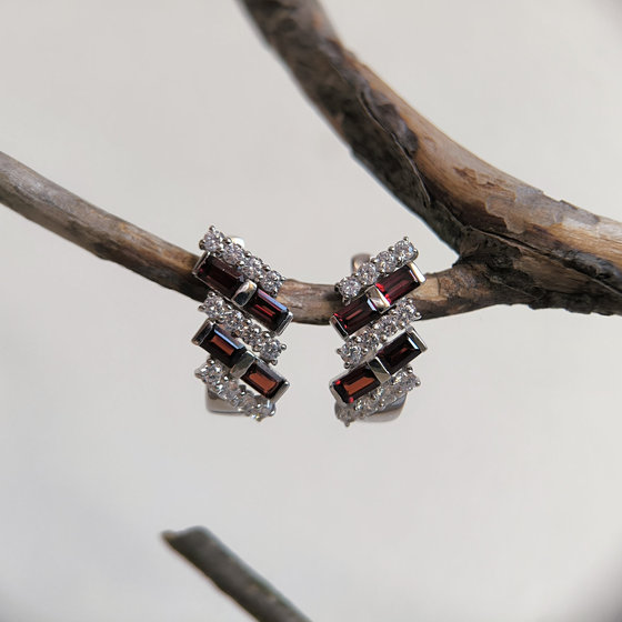 Серебряные серьги с гранатом 6.25ct