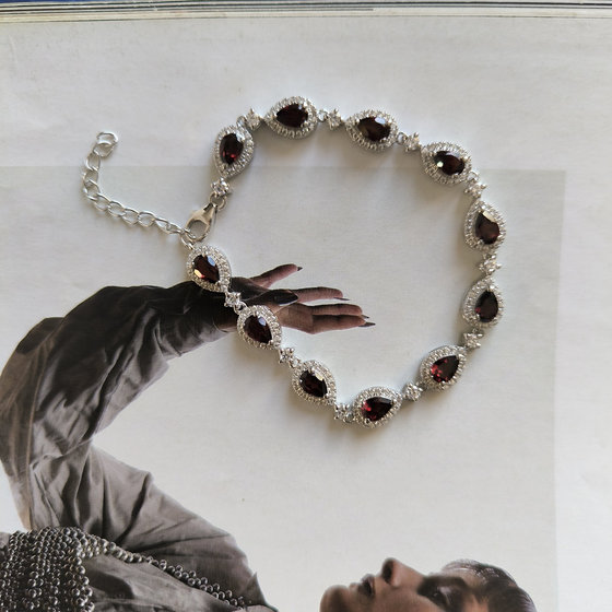 Серебряный браслет с гранатом 8.751ct