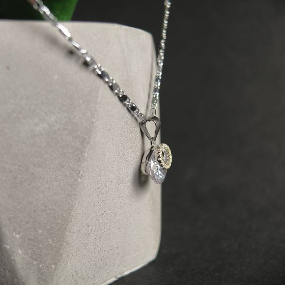 Серебряная подвеска с фианитами