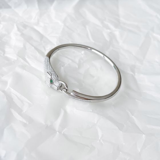 Silver bracelet with phianites