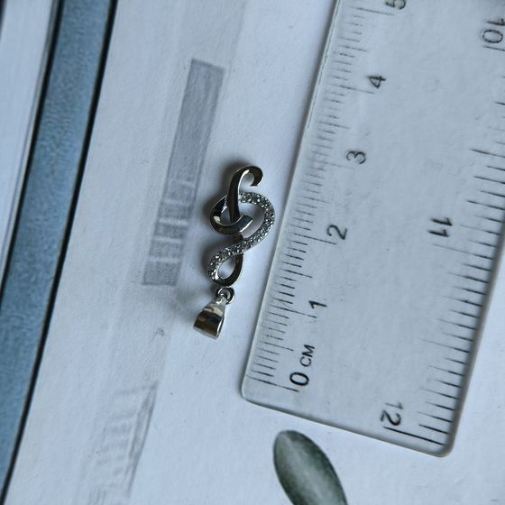 Silver pendant with phianites