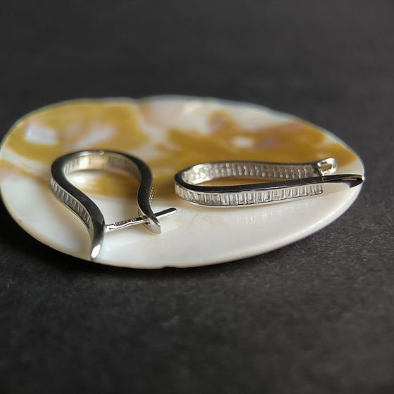 Серебряные серьги с фианитами