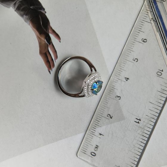 Silver ring with a 1.901-carat mystic topaz
