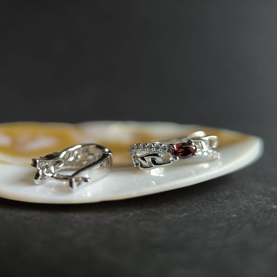 Silver Earrings with 0.913ct Garnet, Fianites